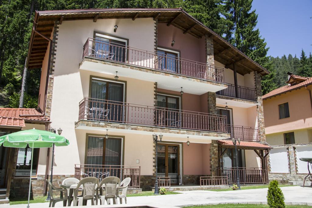 Ивелия Къща За Гости Dospat Exterior photo